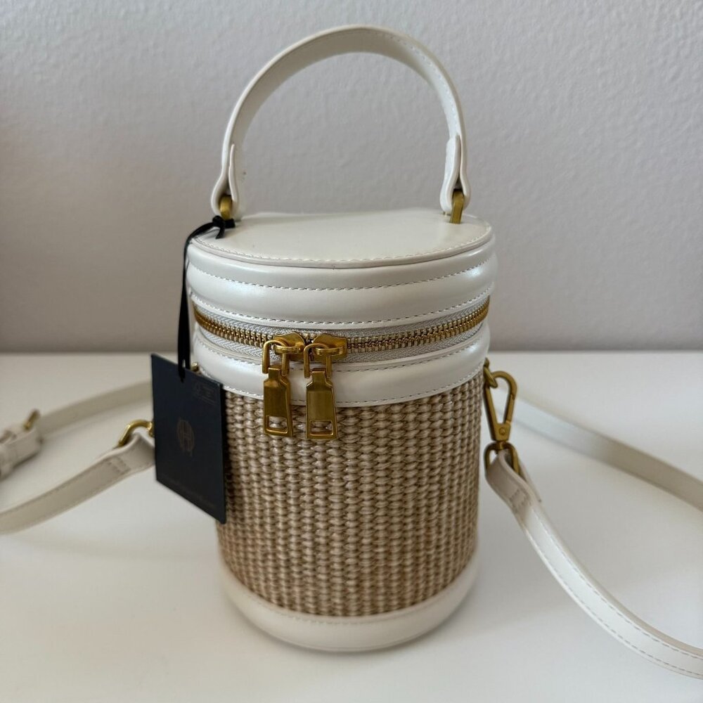 House of Harlow 1960 Round Woven/Faux Leather Zip Top Bucket Bag. NWT